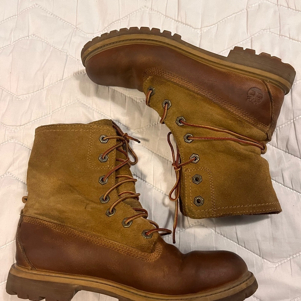 Timberland women’s boots, fold down option size 8